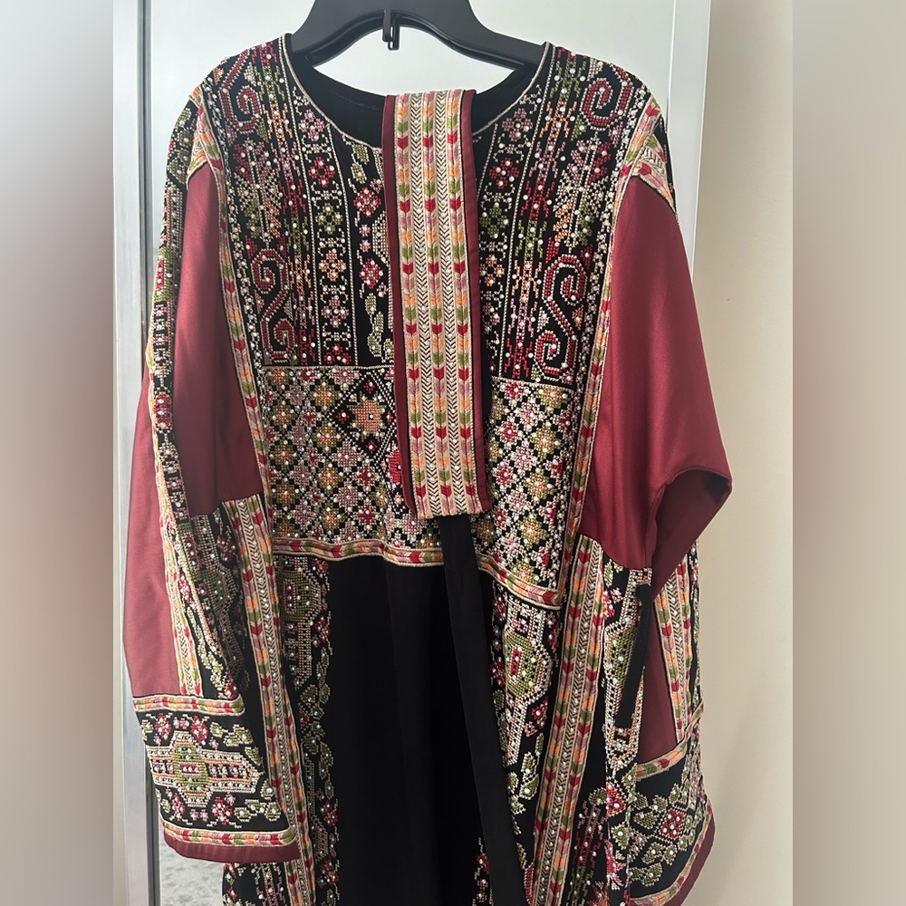Palestinian Thobe